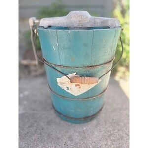 Vintage White Mountain 6 Quart Hand Crank Ice Cream Maker Blue Wood Bucket USA